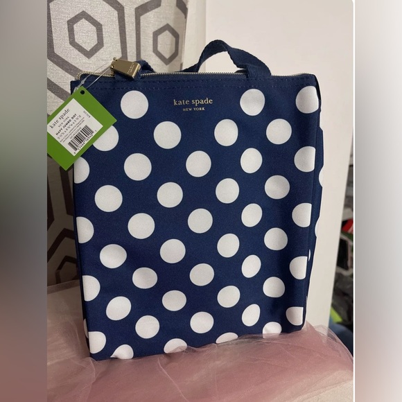 kate spade Handbags - NWT🤩Kate Spade New York Insulated Lunch Bag Navy Jumbo Dot
